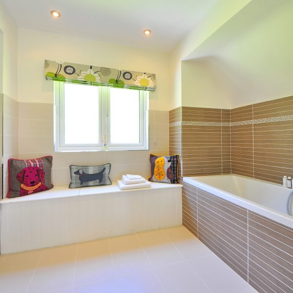 bathroom-1336162